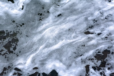 白沙上白雪